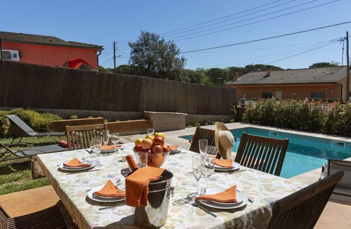 Sils House | Stunning private villa for 6 people with private pool, WIFI, TV, balcony and pets allowed