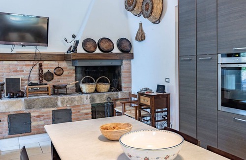 Itri Villa | Stunning private villa for 8 people with private pool, WIFI, TV, patio and pets allowed
