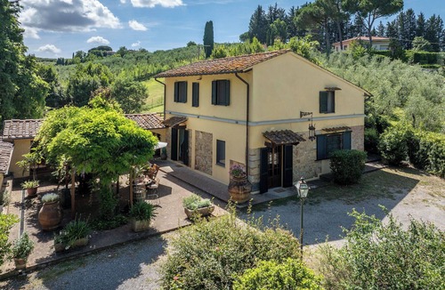 Lari Villa | Stunning private villa for 8 people with A/C, WIFI, private pool, TV and veranda