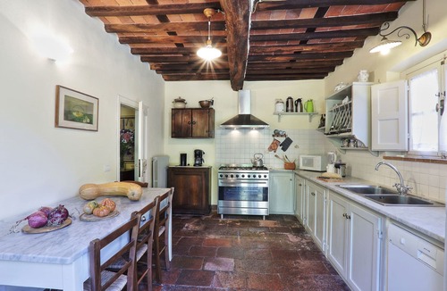 Lucca Villa | Stunning private villa for 12 guests with private pool, A/C, WIFI and TV, close to Lucca