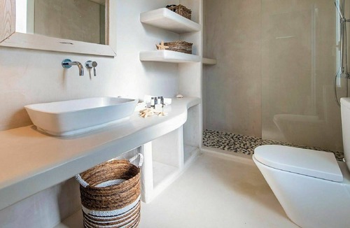Marmaroto Villa | Stunning private villa for 4 people with WIFI, A/C, TV, patio and parking