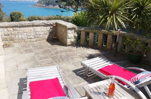Dinard Villa | Stunning private villa for 6 guests with WIFI, TV and terrace
