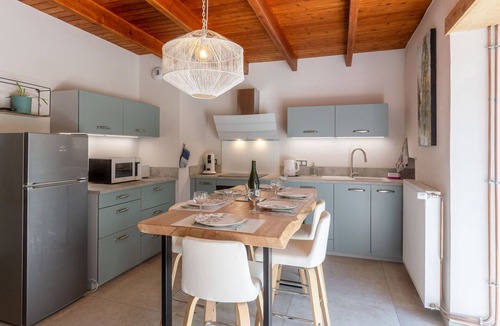 Gratot House | Stunning private villa for 6 guests with WIFI, TV and terrace