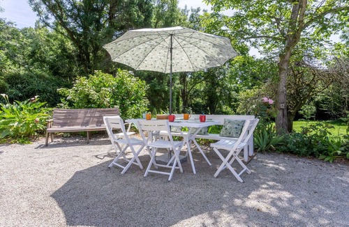 Gratot House | Stunning private villa for 6 guests with WIFI, TV and terrace