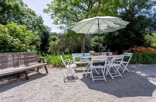 Gratot House | Stunning private villa for 6 guests with WIFI, TV and terrace