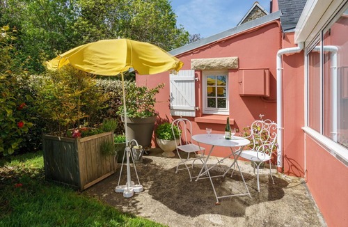 Pouldreuzic House | Stunning private villa for 2 people with TV and terrace
