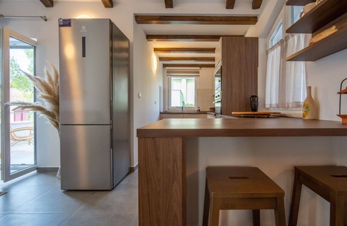 Artatore House | Stunning private villa for 12 people with WIFI, hot tub, A/C, TV and patio