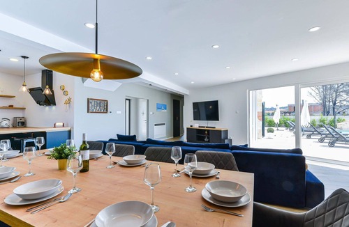 Zaton Villa | Stunning private villa for 10 people with A/C, hot tub, private pool, WIFI, TV and patio