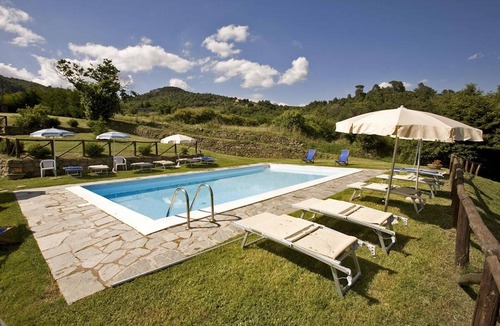 Pieve di Chio Villa | Stunning private villa for 10 people with WIFI, private pool and TV, close to Cortona