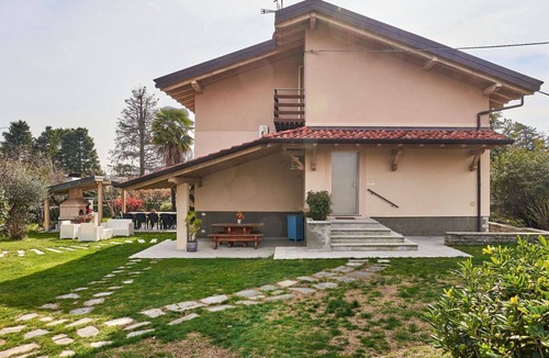 Besozzo Villa | Stunning private villa for 8 people with A/C, private pool, hot tub, WIFI, TV and patio