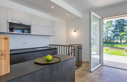Cecina House | Stunning private villa for 8 guests with A/C, private pool, WIFI, TV, terrace and pets allowed