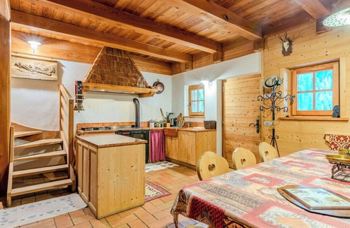 Bresimo House | Stunning private villa for 8 guests with patio, pets allowed and panoramic view