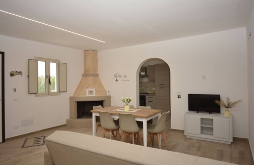 Comiso Villa | Stunning private villa for 6 guests with private pool, WIFI, A/C, patio and pets allowed