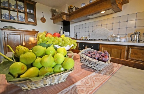 Cortona Villa | Stunning private villa for 12 guests with private pool, WIFI, TV, patio and panoramic view