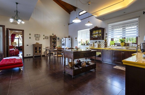 Casa Papa Villa | Stunning private villa for 6 guests with private pool, WIFI, A/C, TV and terrace