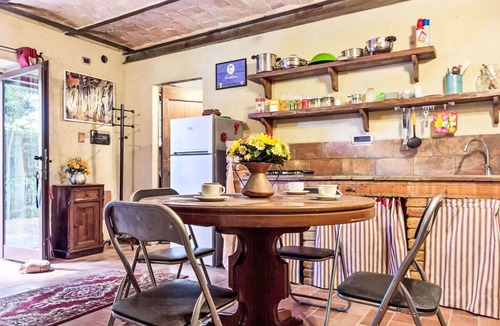 Montelovesco Villa | Stunning private villa for 10 guests with WIFI, private pool, TV and pets allowed