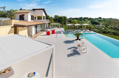 Borgo Bonsignore Villa | Stunning private villa for 6 guests with private pool, A/C, WIFI, TV, patio and panoramic view