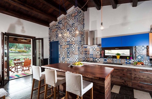 Rosolini Villa | Stunning private villa for 10 people with private pool, WIFI, A/C, TV and patio