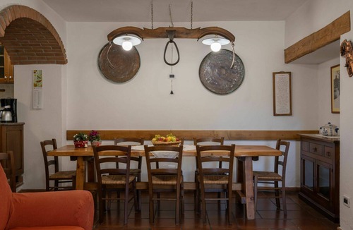 Vicchio House | Stunning private villa for 10 guests with WIFI, private pool, TV, patio and pets allowed