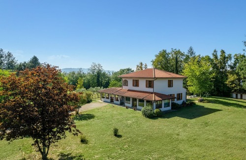 Vicchio Villa | Stunning private villa for 8 guests with WIFI, private pool, TV, patio and panoramic view