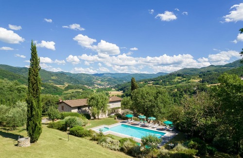 Vicchio Villa | Stunning private villa with private pool, WIFI, TV, patio, pets allowed and panoramic view