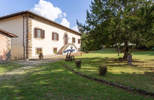 Vicchio Villa | Stunning private villa for 20 guests with private pool, WIFI, sauna, TV, patio and panoramic view