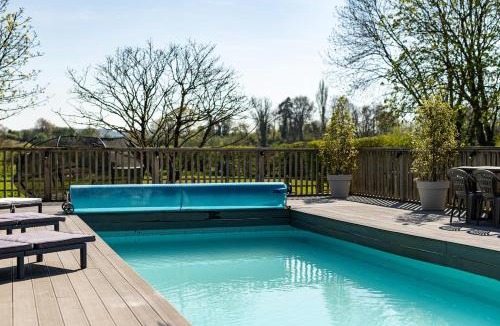 Bitton House | Stunning property sleeping 24 with hot tub & pool