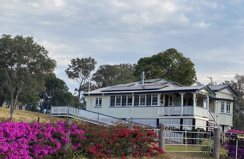 Maroon House | Stunning Queenslander on shire horse farm
