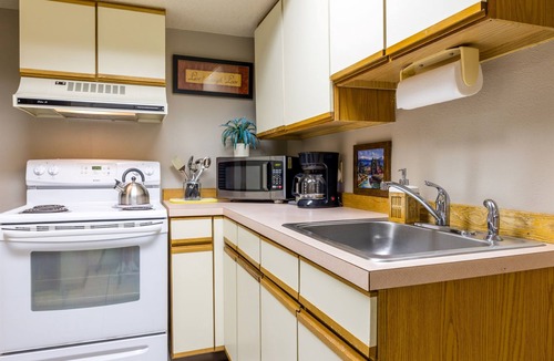 Monitor House | Stunning River & Mountain View Retreat | Spacious East Wenatchee Home