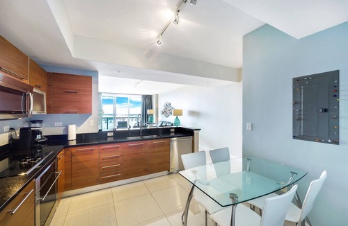 Fort Myers Condo | Stunning Riverfront High Rise 2-bed condo w/Pool, Spa, Fitness, Clubroom & More!