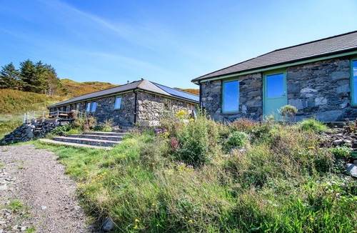 Mallaig House | Stunning, rugged luxury on Knoydart, private boat access, wild outdoors, unique