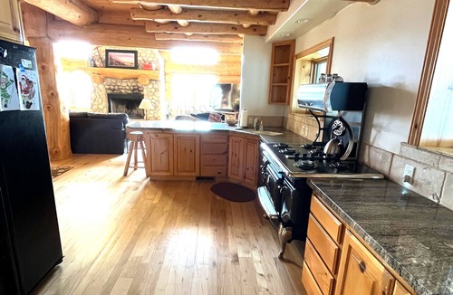 Geneva Cabin | Stunning Rustic Mountain Retreat located in a private community in Star Valley