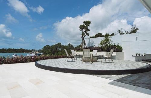 Kuta Selatan Villa | Stunning Sea Front Villa 4BR Nusa Dua