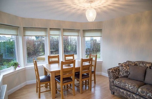 Port Charlotte House | Stunning sea view, 1 minute to beach & conservation village Sleeps 6, 3 bedrooms