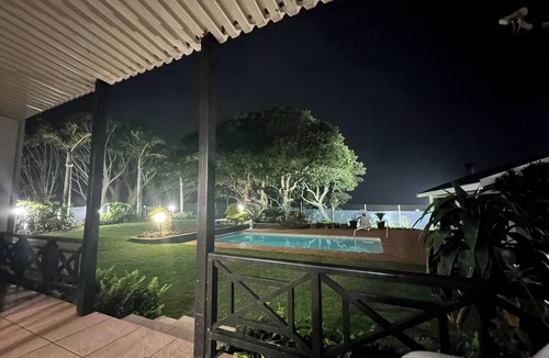 Shelly Beach Apartment | Stunning Sea Views & Direct Beach Access