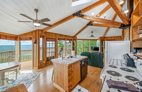Mentone Cabin | Stunning Secluded Cabin with Fantastic Forest Views in Mentone, Alabama