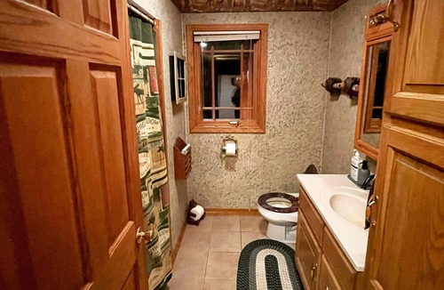 Cornell Cabin | Stunning, secluded lodge nestled in the woods- minutes from town.