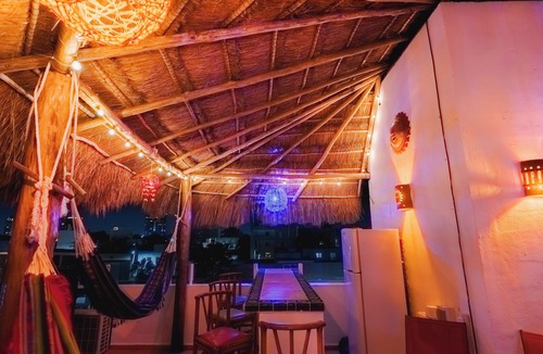 Cancun House | STUNNING SKY DECK/FERRY & BEACH 2min/POOL/SLEEPS 5-16/24-7 SECURITY/GARDEN PATIO