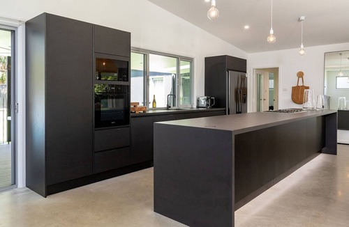 Elizabeth Beach House | Stunning, Sleek and Refined, The Black Beach House is perfection from the time you walk through the