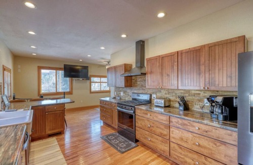 Deadwood Cabin | Stunning, Spacious Mountain Home near Deadwood & 4X4 Trails