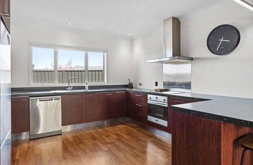 Twizel House | Stunning & Spacious on Irishman