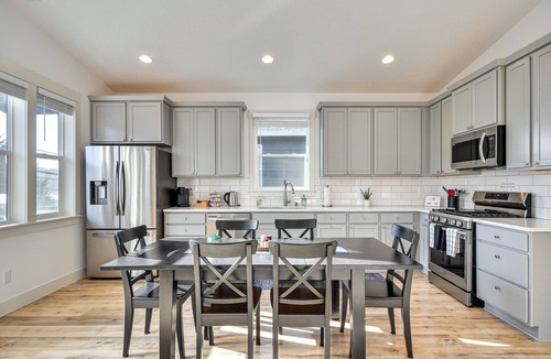 Stevenson House | Stunning Stevenson Retreat w/Mountain Views!