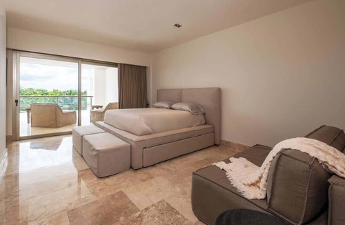 Playa Mujeres Apartment | Stunning Studio La Amada Beach