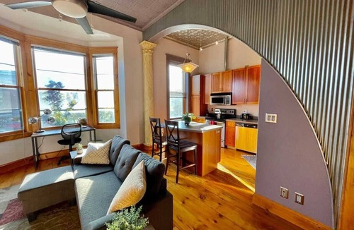 Cedar Falls Apartment | Stunning Studio Overlooking Main Street Parkade