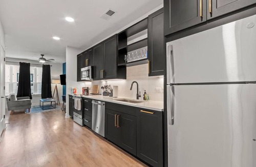 North Hyde Park Apartment | Stunning Studio | Pool & Gym | Raymond James!