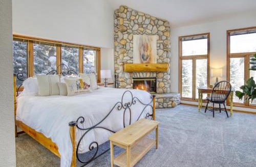 Elkhorn Village House | Stunning Summit Condo with Sauna, Hot Tub, Pickleball