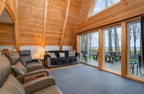 Au Gres Apartment | Stunning Sunrise Shore