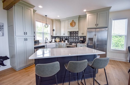 Clarkesville Cabin | Stunning three-story home with a hot tub, firepit, washer/dryer, & views