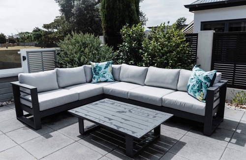 Mount Maunganui House | Stunning tranquil home sitting on a reserve