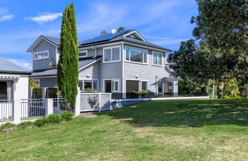Mount Maunganui House | Stunning tranquil home sitting on a reserve